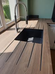 Idéale pour votre cuisine, la surface de nos plans de travail compacts est identique à. Plan De Travail Cuisine Saint Marcel Stratifie Granit Dekton Cuisine Confort