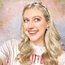 Selena Payton's Instagram, Twitter & Facebook