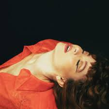 Esce venerdì 5 settembre “Uragani”, il nuovo singolo di Clara Link nella  bio > #musica