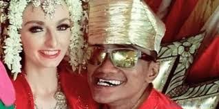 Keturunan dari pernikahan tersebut secara tidak formal dikenal sebagai chindian. The Red Table Perkahwinan Campur Di Malaysia