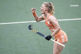 They are considered the most important person in history born with the first name of caia. Jubilerende Caia Van Maasakker Vond Briefje En Aanvoerdersband Voor Hoteldeur Wil Je Mij Dragen Andere Sporten Ad Nl