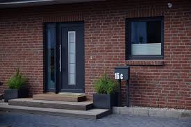 Aussentreppe Fur Den Hauseingang Treppe Selber Bauen Hauseingang Gestalten Hauseingang Treppen Hauseingang