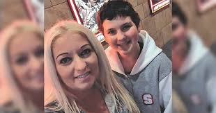 Mom convicted after treating teen's cancer with CBD oil