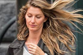 It's just that some are perhaps more, well, noteworthy than others. Gisele Bundchen Sie Uberlebte Eine Messerattacke Gala De