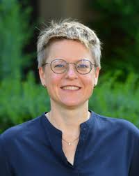 Eva Paul folgt Maria Nicklas: Neue Leitung der Maria-Ward-Realschule in  Landau