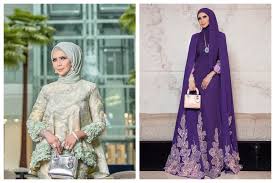 Bukan apa, saya terikat dengan jadual penggambaran sebuah drama di sana, jadi senang cerita saya akan sambung beraya di kota london, demikian kata rozita che wan , 44, atau lebih dipanggil che ta. 30 Trend Terbaru Baju Raya Artis Malaysia 2019 Jm Jewelry And Accessories