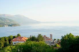 Villa sofija is located on the beachfront in ohrid, 656 feet from potpesh beach and 656 feet from saraiste beach. Der Ohridsee In Nordmazedonien Eine Reise Zum Altesten See Europas