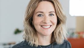 Lauren Macdonald's Instagram, Twitter & Facebook