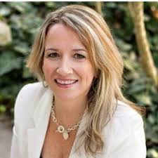 Julie Scarlett (@Ginger_Homes1)