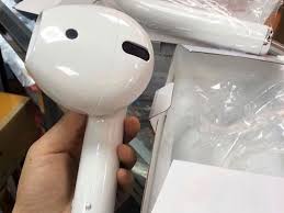 Dubai Woman Receives Giant Fake Apple Airpods From Amazon Offbeat Gulf News