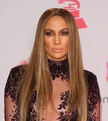 Les Meilleurs Beauty Looks De Jennifer Lopez Jennifer Lopez Cheveux Coiffures Blond Fonce Cheveux Blond Dore