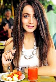 This kind of hair is considered best. Favorite Diy Hairstyles Of Pakistani Actresses Reviewit Pk