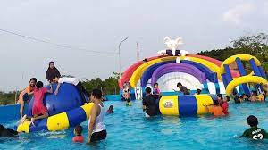 Mega cash seharga idr 15.000 yang harus dibayarkan ketika masuk. Harga Tiket Masuk Dumdum Waterpark Cirebon Nikmati Promo Menarik Februari 2020 Halaman All Tribun Travel