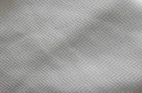 Dengan sifatnya yang hangat, fleksibel, elastis dan dapat mencegah panas badan keluar, ini menjadi salah satu pilihan tepat untuk menggunakannya sebagai lapisan pakaian yang paling dekat di. Bahan Jersey Futsal Terbaik Dengan Ragam Macamnya Maestro Jersey