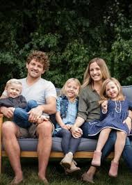 How tall and how much weigh ben askren? Ben Askren Height Weight Family Facts Spouse Education Biography