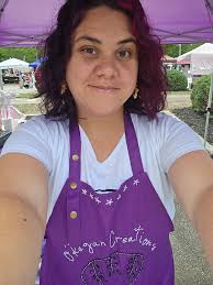 ArtWalk vibes are in the air and we've been busy cooking up some coastal  magic!🪄 Late-night chocolate sessions??! Oh yeah- we were up with the tide  makin' sure your favorites are fully