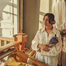 Just your regular Paris enthusiast, you know! 📸 @_eaza_