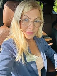 April Starks's Instagram, Twitter & Facebook