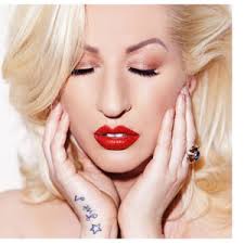 Interview with British singer-songwriter EVIE