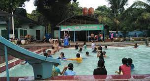 Dengan konsep wisata alam yang mengusung tema pendidikan, taman botani di jember ini mencoba mengajak masyarakat dan wisatawan yang datang untuk. Kolam Renang Di Jember Lengkap Beserta Tiket Masuknya Tempat Wisata Daerah Indonesia