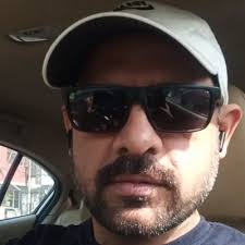 Farzana Butt, who was resisting Hamza Shehbaz's arrest this morning outside  the LHC, has suddenly fell ill. #ResistanceTabahDe