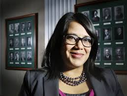 De La Isla discusses matters linked to her election as mayor