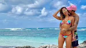 At the age of 16, she attended a technical school and was called to work at vale. Pregnant Anitta Singer Comments On Rumors News Portugal S News
