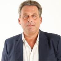 300+ perfiles de «Bava»