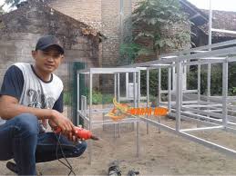Pasalnya, saat latihan di kandang umbaran, pemiliknya sering menggerakkan tangan untuk membuat burung terbang ke sana. Sangkar Umbaran Joko Sudarwanto Kualitas Terjamin Memacu Kerja Gacoan Di Gantangan Lomba Warta Hobi