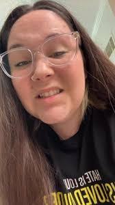 Lindsay Underhill's Instagram, Twitter & Facebook