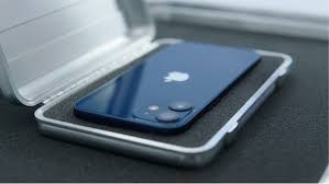 Reviewing the iphone 12 mini and the iphone 12 pro max at the same time has been an exercise in extremes. Iphone 12 Mini Is Smaller Than This Year S Iphone Se But Not The Original Imore