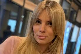 Izabela janachowska niedawno została mamą, ale nie zdecydowała się na długi urlop macierzyński, tylko dość szybko wróciła do pracy. Izabela Janachowska Niedlugo Urodzi Swoje Pierwsze Dziecko Fryzjerka Gwiazdy Zasugerowala Jakiej Bedzie Plci