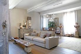 Largement inspiré des petites maisons éponymes de la campagne anglaise, l'esprit cottage semble se démocratiser dans l'univers de la décoration. 12 Elements Incontournables Pour Amenager Une Maison De Campagne