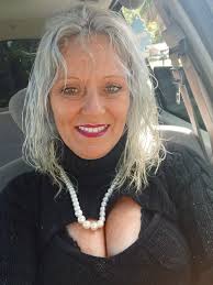 Hello..My name is Stephanie, #W114150. I am 46yrs young. I am a Libra. A  mother of 4 with my youngest ripped from me at 20yrs old just short of a  year ago