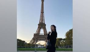 It is also the capital of italy, a. Jennie Blackpink Liburan Ke Paris Ajak Fotografer Abadi Travel Tempo Co