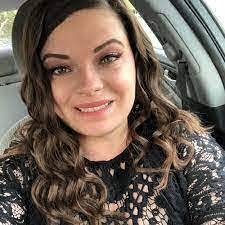 Kelly Burcham's Instagram, Twitter & Facebook