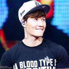 After the group disbanded a few years later, he became a solo singer in 2001, mostly concentrating on ballads. Pin On Kpop Birthdays