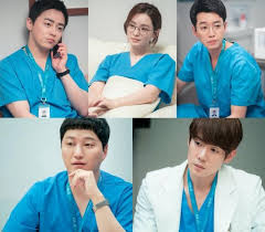 <시즌 2>로 돌아온 슬기로운 의사생활 (슬기로운의사생활2기)가 어제 첫 방송을 시작했는데 기대한 만큼 재미있고 왜 이 드라마는 일주일에 한 번만 방송되는지 아쉬움도 큽니다.ㅠㅠ 지난해 <시즌 1> 막바지에 장겨울과 안정원의 러브라인이 극적으로 이루어지면서 마무리가 되었는데, 커플들 윤곽은. Ejxmx4bhydmw4m