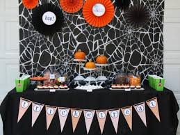 Cute Pumpkin Centerpieces For Kids Halloween Party Table Halloween Party Table Halloween Party Kids Halloween Table Decorations