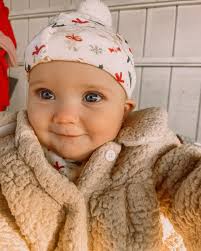 Amanda Lynn (@covermythoughtsingold) • Instagram photos and videos