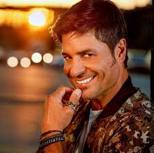 Un día como hoy 28 de junio, pero de 1968 en Río Piedras nació Elmer  Figueroa Arce, más conocido por su nombre artístico Chayanne. Es un cantante,  compositor, bailarín y actor puertorriqueño.