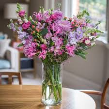 Just sign up for weekly, fortnightly or monthly flower box and you have boost your scheduled of happiness guaranteed. Fresh Subscription Flowers Uk Monthly Flowers Gift Subscription Uk