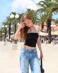 Photo posted by Lis Evans (@thebabylisevans)