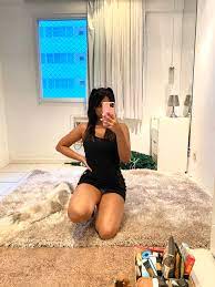 Fernanda Oliveira Mala Pink : r/CelebsBR