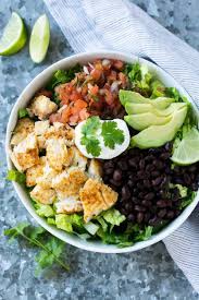 In a small bowl, place the oil and chili sauce. Easy Fish Taco Salad Bowl Recipe Recipe Healthy Fitness Meals