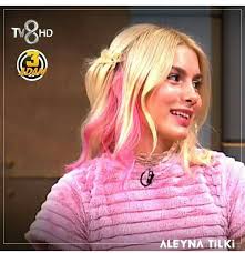 Aleyna Tilki Unluler Kadin Modasi Kadin
