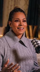 Deidre Bennett's Instagram, Twitter & Facebook