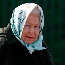 Queen elizabeth ii is the reigning monarch and the 'supreme governor of the church of england'. Queen Elizabeth Ii Zeigt Sich Erstmals Seit Monaten Auf Foto Wirkt Sie Plotzlich Viel Junger Boulevard
