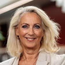 Springet til egentlig forskningsaktivitet er et nyt kapitel i Klinik for  Ernærings historie, som for alvor begynder at springe ud 🌱🌸 Med Irene  Wessel som en uvurderlig ressource integreret i…