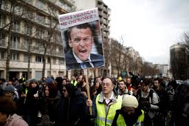Les gestes concédés par l'exécutif ? Gilets Jaunes Pourquoi Macron Est Un Peu Moins Deteste Aujourd Hui